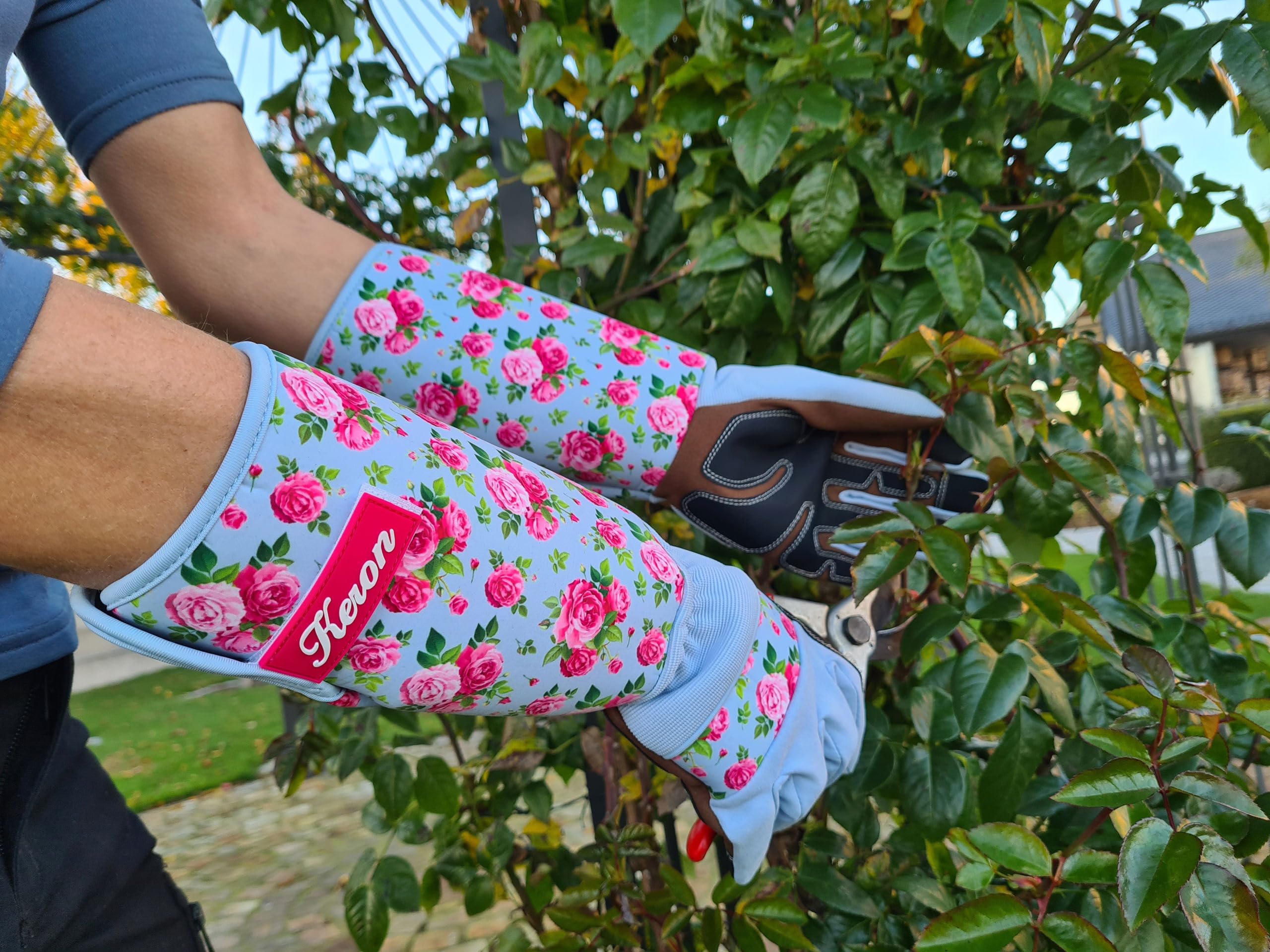 Kerbl Rose Garden Rosenhandschuh Gr. 8/M hellblau
